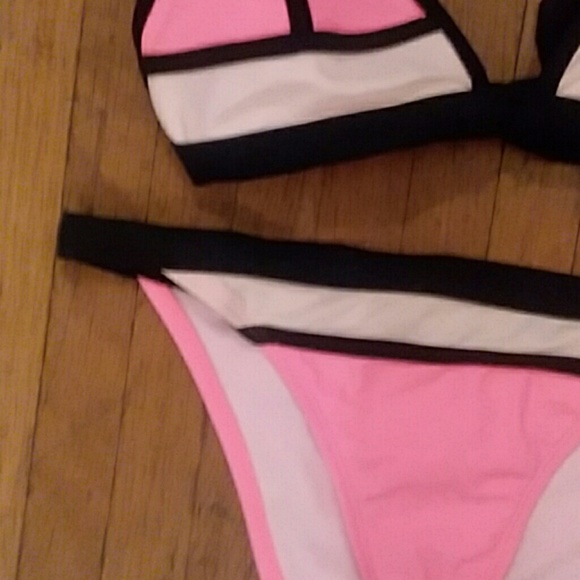 Xhiliration Cute Bikini - Picture 3 of 7